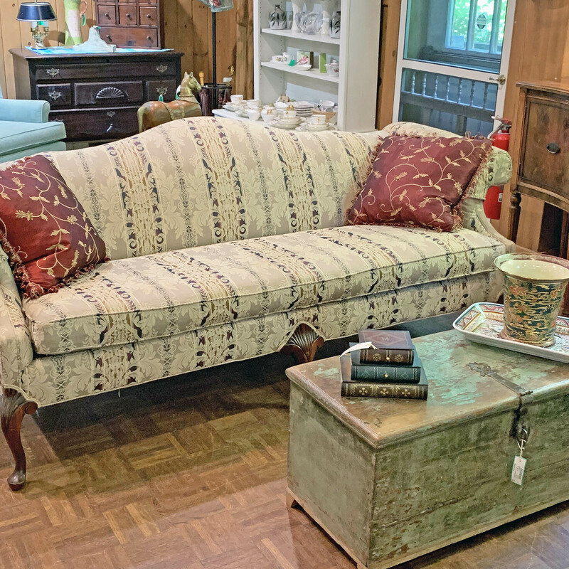 Camelback Sofa
Size: 88 L x 32 W x 35 H