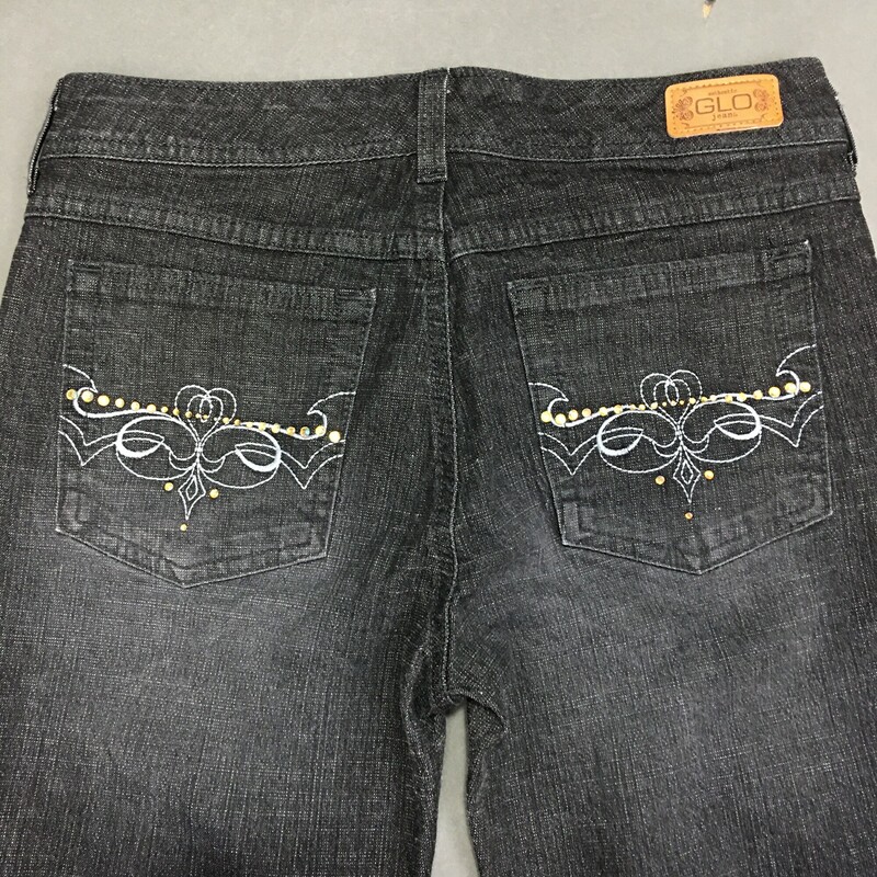 GLO Dark Wash Straight, Black, Size: 5 Juniors 89%cotton, 1% spandex, 10% polyester,<br />
nice condition, cute back pocket embroidery and rhinestone design.<br />
<br />
15.5 oz