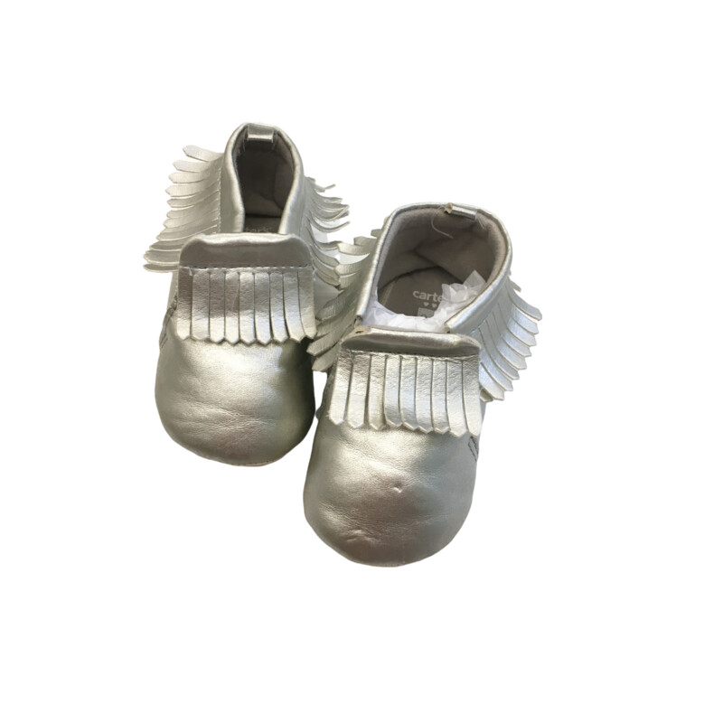 Shoes (Silver), Girl, Size: 4

#resalerocks #pipsqueakresale #vancouverwa #portland #reusereducerecycle #fashiononabudget #chooseused #consignment #savemoney #shoplocal #weship #keepusopen #shoplocalonline #resale #resaleboutique #mommyandme #minime #fashion #reseller                                                                                                                                      Cross posted, items are located at #PipsqueakResaleBoutique, payments accepted: cash, paypal & credit cards. Any flaws will be described in the comments. More pictures available with link above. Local pick up available at the #VancouverMall, tax will be added (not included in price), shipping available (not included in price, *Clothing, shoes, books & DVDs for $6.99; please contact regarding shipment of toys or other larger items), item can be placed on hold with communication, message with any questions. Join Pipsqueak Resale - Online to see all the new items! Follow us on IG @pipsqueakresale & Thanks for looking! Due to the nature of consignment, any known flaws will be described; ALL SHIPPED SALES ARE FINAL. All items are currently located inside Pipsqueak Resale Boutique as a store front items purchased on location before items are prepared for shipment will be refunded.
