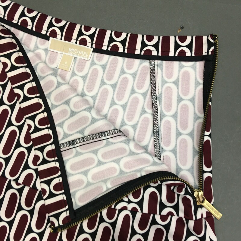 Michael Kors Mini Skirt, Pattern, Size: 8<br />
Michael Kors 243255 Womens Reyes Caps Casual A-Line Mini Skirt Merlot Size 8<br />
7.2 oz