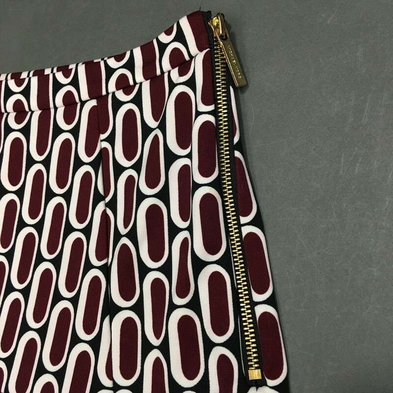 Michael Kors Mini Skirt, Pattern, Size: 8<br />
Michael Kors 243255 Womens Reyes Caps Casual A-Line Mini Skirt Merlot Size 8<br />
7.2 oz