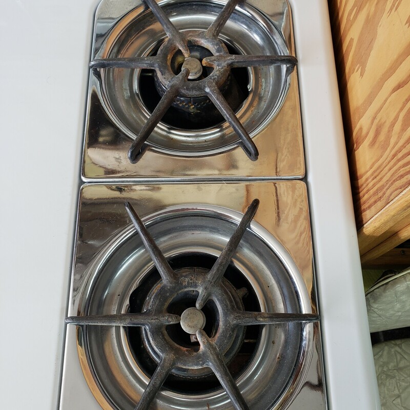 50s Working Stove, White, Size: 30 In