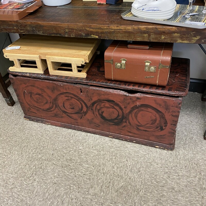 Vintage 6 Board Chest