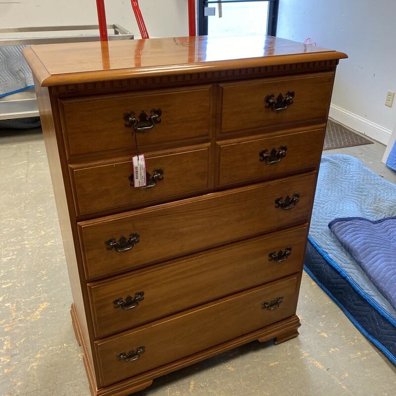 4 Drawer Traditional Dres