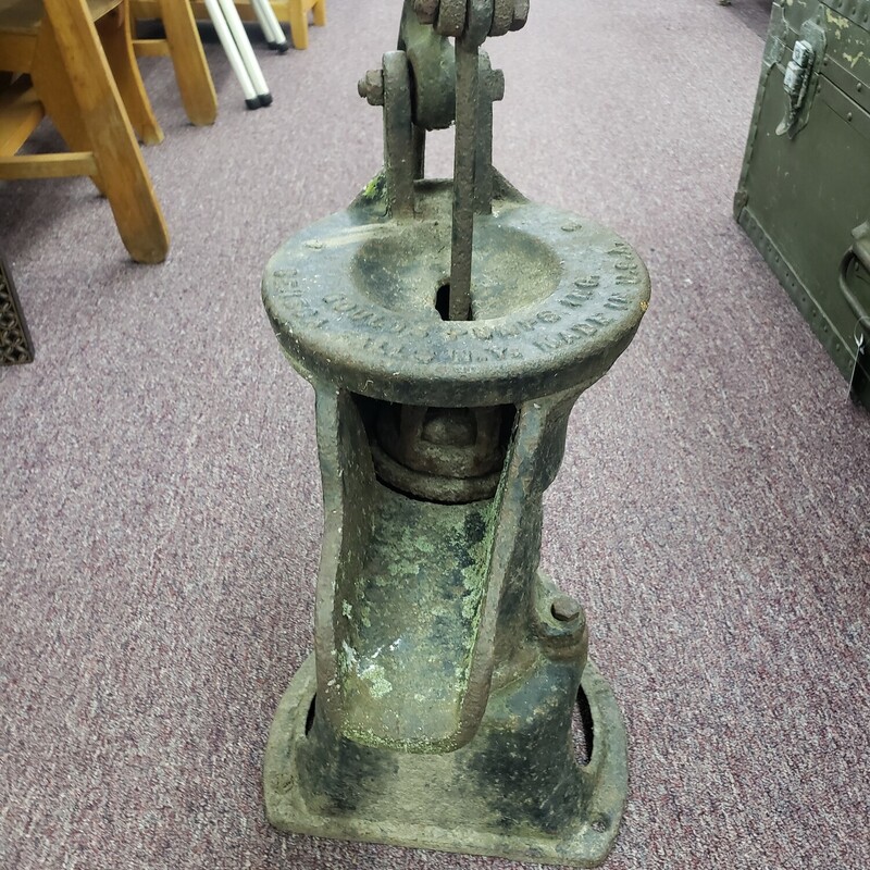 Vtg Hand Water Pump, Cast Iron, Size: Seneca Falls, NY