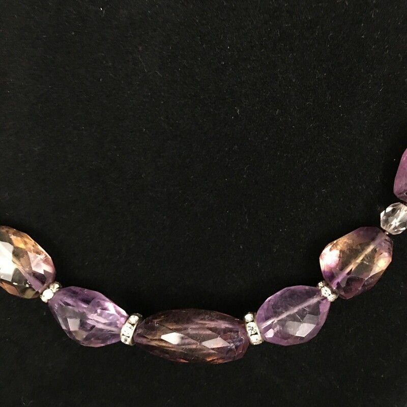Amatrine Stones, Purple, Size: Necklace
Necklace 20\". Amatrine stones,
Rhinestone rondelles, Amethyst beads.
$49.00
Handmade by Eileen Settle