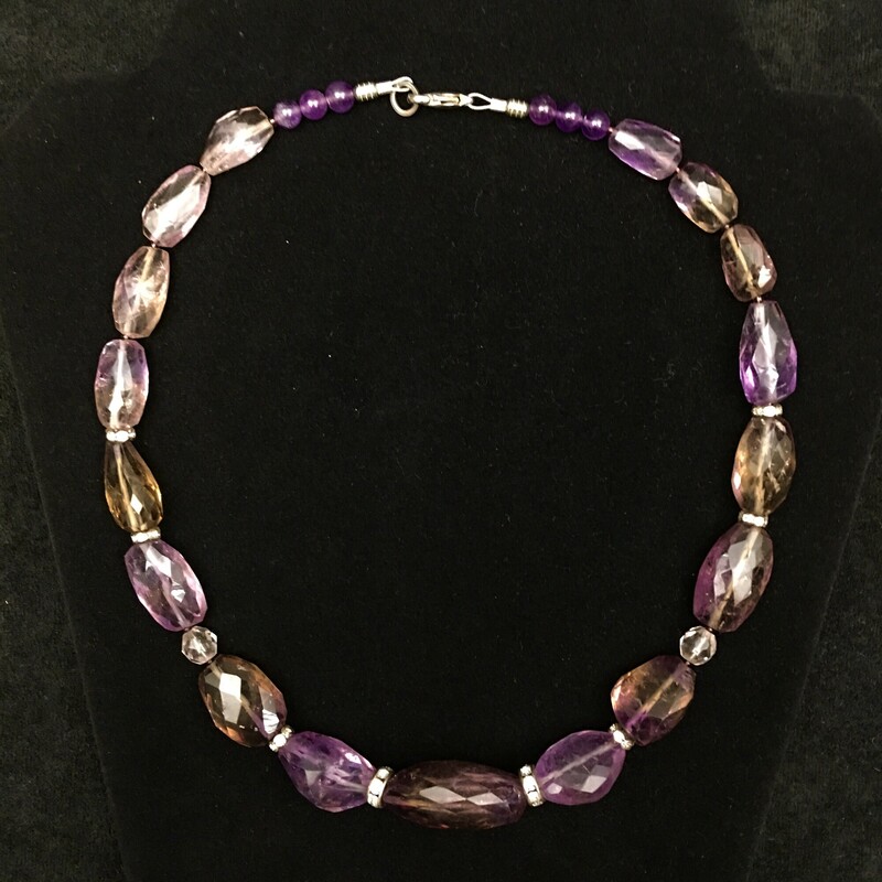 Amatrine Stones, Purple, Size: Necklace
Necklace 20\". Amatrine stones,
Rhinestone rondelles, Amethyst beads.
$49.00
Handmade by Eileen Settle