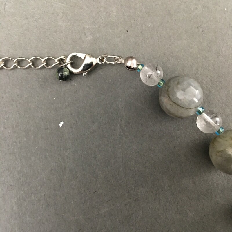 Labradorite Arrow Stones, Dk Grey, Size: Necklaces
Necklace 18\" with 3\" extender
Labradorite stone arrows and faceted
beads. $49.00
Handmade by Eileen Settle