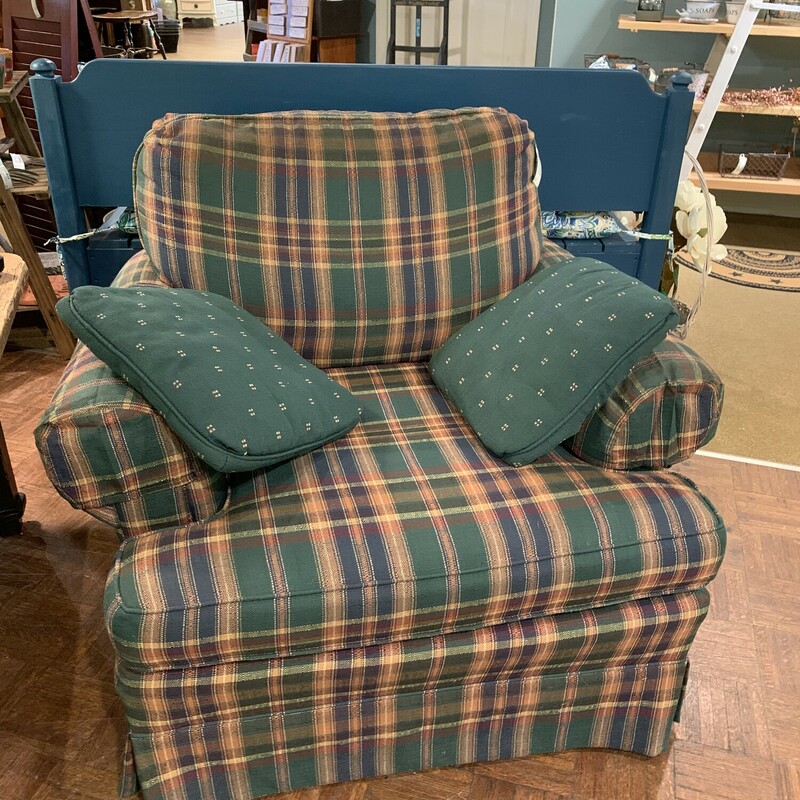 Plaid Upholstered Arm Chr

Very comfortable green and red plaid chair.