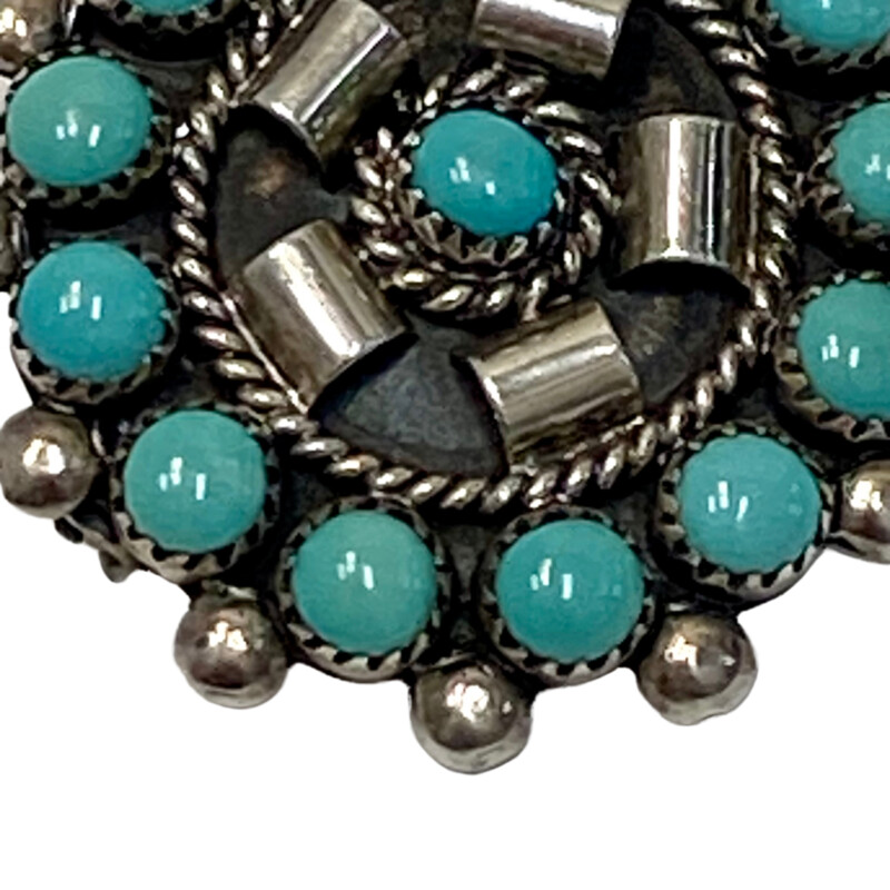 .925 Zuni VR Turquoise Pendant or Brooch<br />
PettiPoint<br />
Made by the Zuni Native Americans in New Mexico