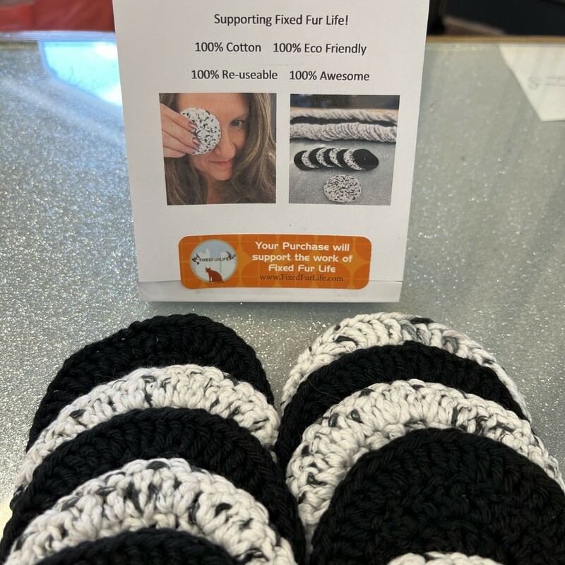 Set of 3 Makeup remover pads

Supporting Fixed Fur Life!

100% Cotton    100% Eco Friendly
100% Re-useable    100% Awesome
