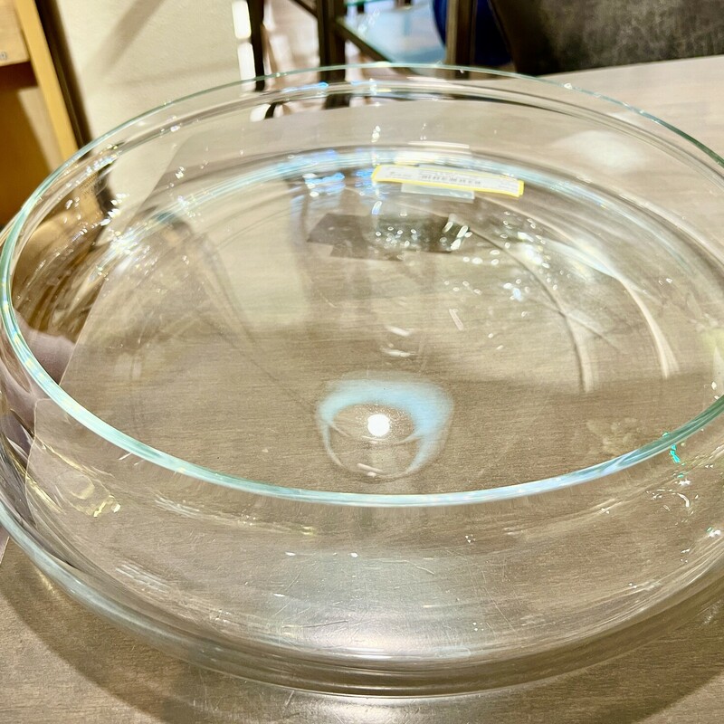 Sasaki Crystal Bowl
Size: 15\"R