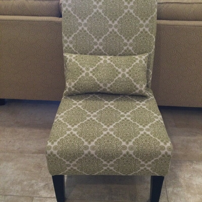 Accent Chair
Green & Cream
Size: 23 X 32 In