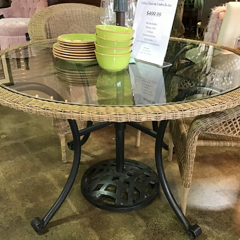 This dining set comes with 3 faux wicker chairs, a faux wicker dining table with iron base and glass top, umbrella & metal base and covers for the table and the umbrella. Great set for your patio, deck or porch!
Dimensions:
Table - 48 in x 29 in
Chairs - 27 in x 28 in x 35 in