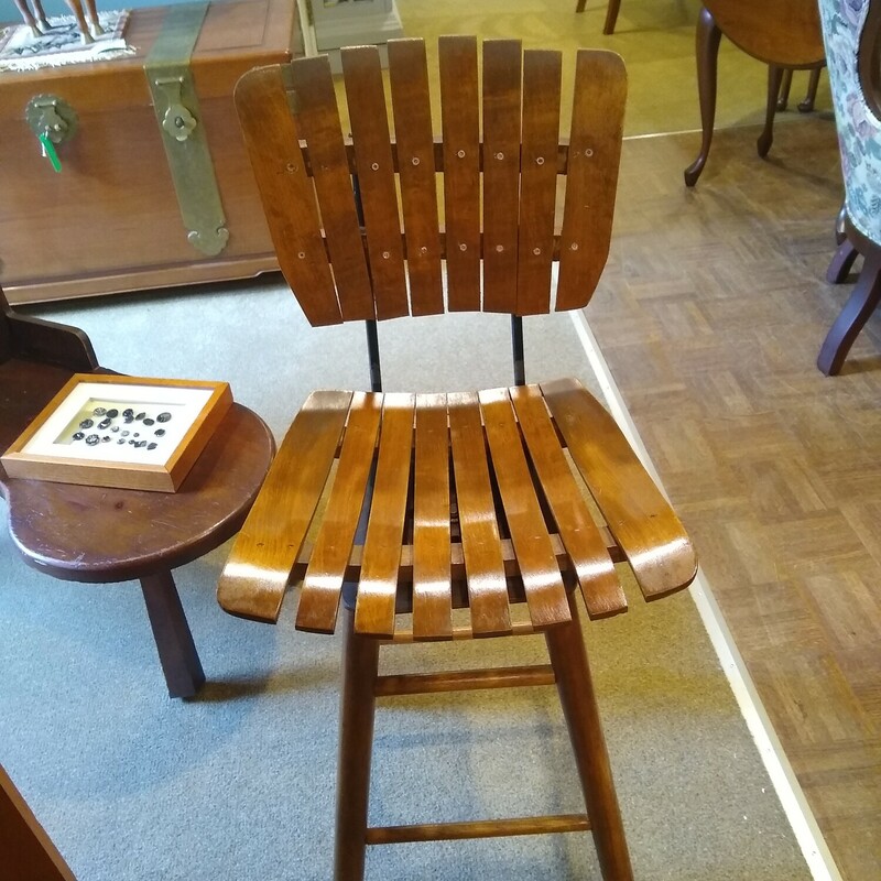 Wood & Metal Swivel Stool

Wood slat with metal swivel stool.

Size: 23 in high seat  X  38 in high back