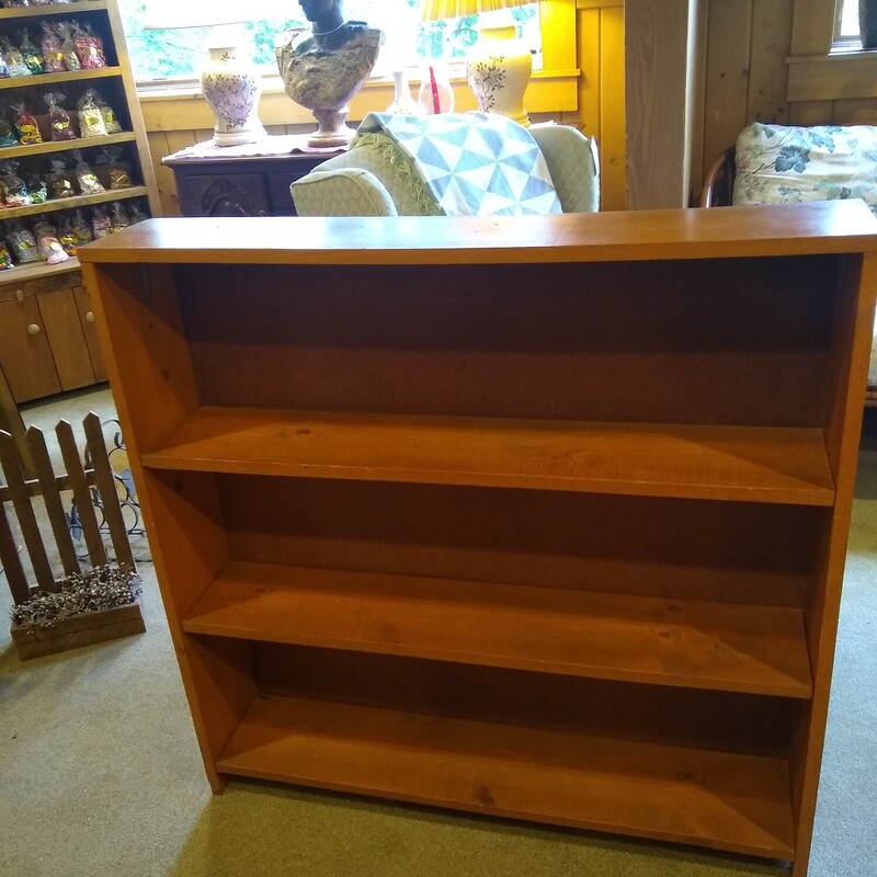 Pine 3 Shelf Bookcase

Pine 3 shelf bookcase in very nice condition.

Size: 40 in wide X 7.5 in deep X 39 in high