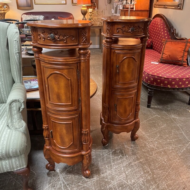 Round Antique Accent Cabinet, Size: 14x42 (missing 1 handle - see photo)
