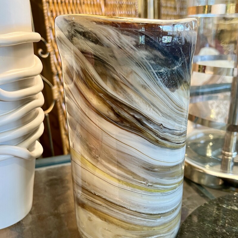 Art Glass Vase
Size: 9\"