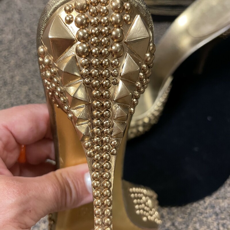 Gucci Studded Runway Heels, Bronze, Size: 8M.  Unique & fabulous heels. There's no other words to describe:)  Selling elsewhere for $799. & $1200.  True bargain.