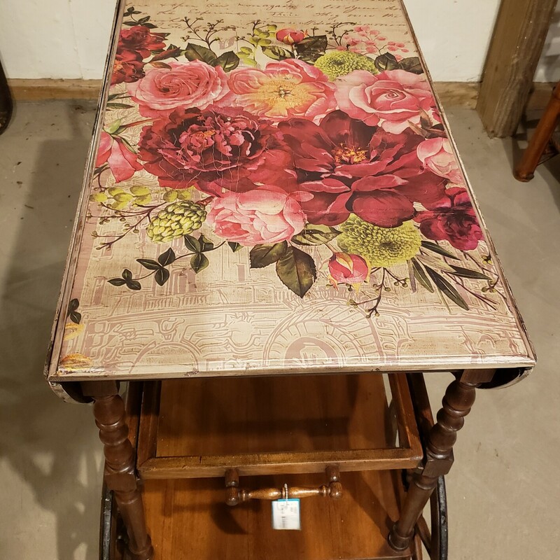 Vintage Tea Cart, Floral design on top. Size: 28in tall, 31 in long. 37.5in  wide open and 16in wide closed.