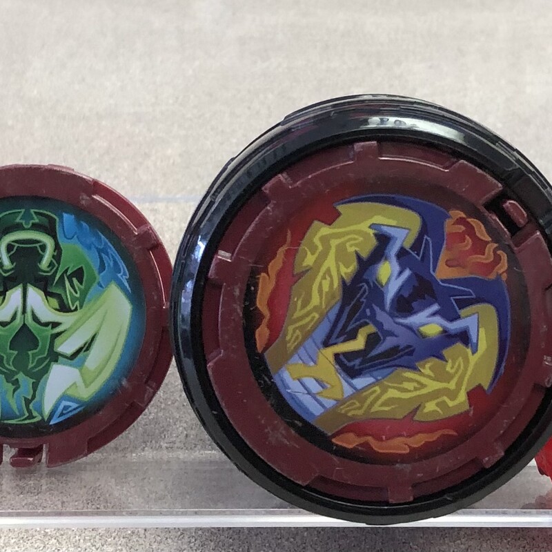 Dragon Yo-yo Lights Up, Red, Size: Used
Needs New Battery