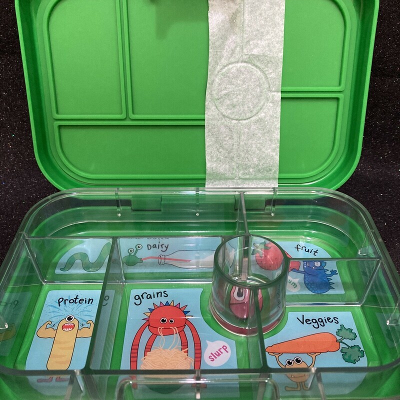 6C Lunch Kit Original Gre, Monsters, Size: Bento

Green original 6 compartment with silly monster tray.

Yumbox products are designed and tested by busy parents that cook, clean and prep meals on a daily basis. Its intuitive design features include leakproof lids, compact and lightweight materials, easy to open latches, and rounded edges that make Yumbox easy to clean. Compact and lightweight features mean that Yumbox fits in a standard lunch bags and that small children can use Yumbox independently