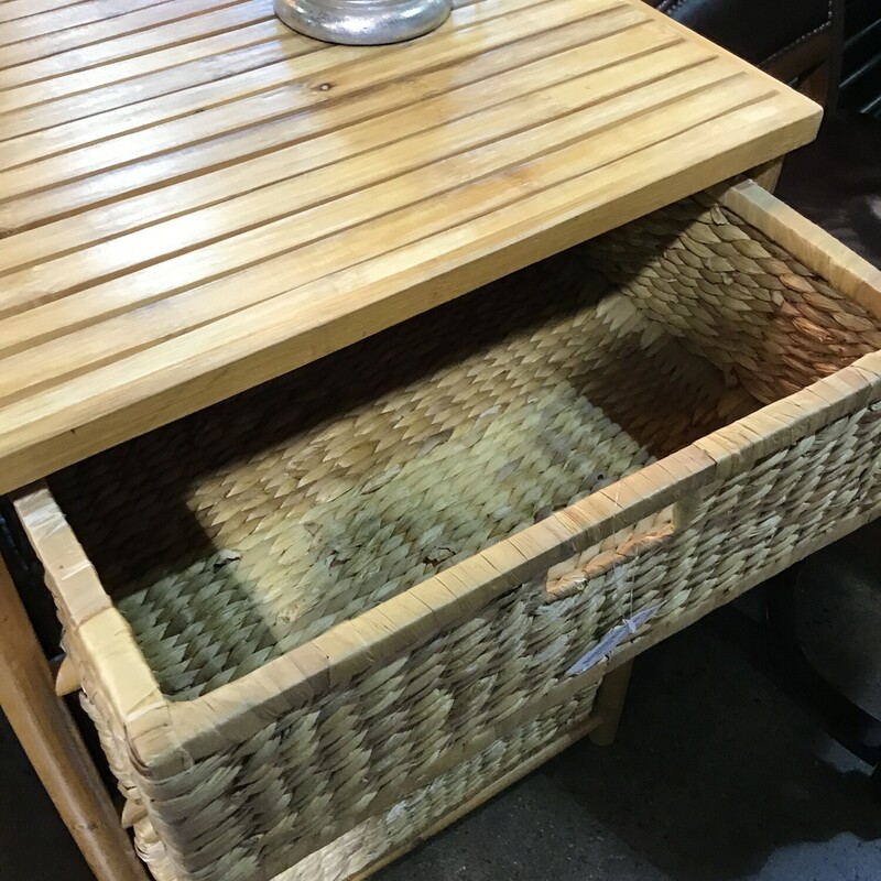 This simple 4 drawer bamboo and wicker chest would make a great piece for any room where you need extra storage!
Dimensions are 22 in x 19 in x 32 in