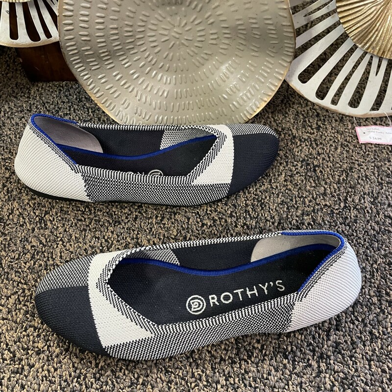 Rothys Recycled Flat, Blkgry, Size: 7-7.5.  Super comfy and flexible.  Retail is $125-150.00