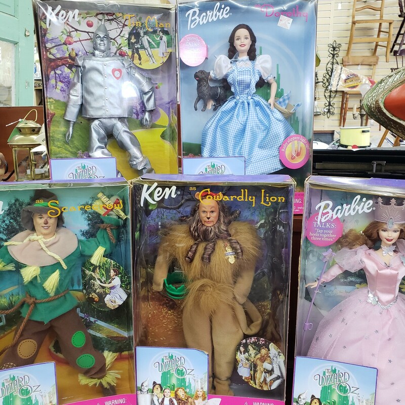 Wizard Of Oz Barbie, In Box, Size: Dorothy<br />
Entire set available