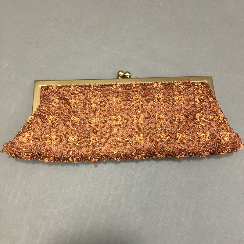 Valerie Stevens, Bronze, Size: Small sequins and beads light bronze color clutch, top clasp in gold material, inside is very clean. hand strap and shoulder strap.
Made in China
7.7 oz
