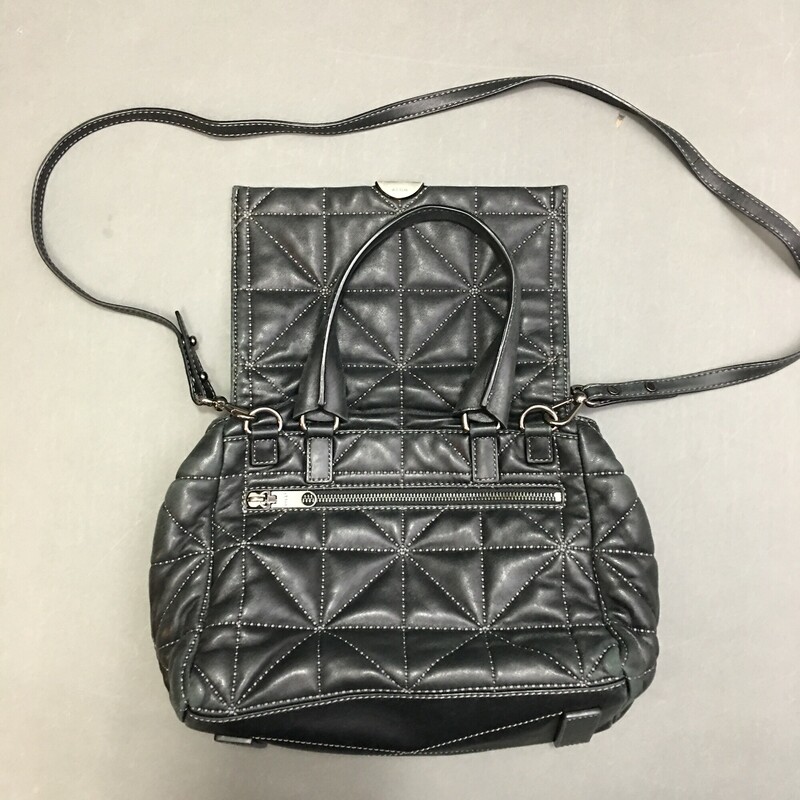 Milly, Black, Size: M Black leather quiltedhand bag with detatchable shoulder strap, can be work crossbody, cute bag, nice condition, interior very clean, outside zip pocket, inside zip pocket and 2 inside open pockets.
1 lb 5.8 oz