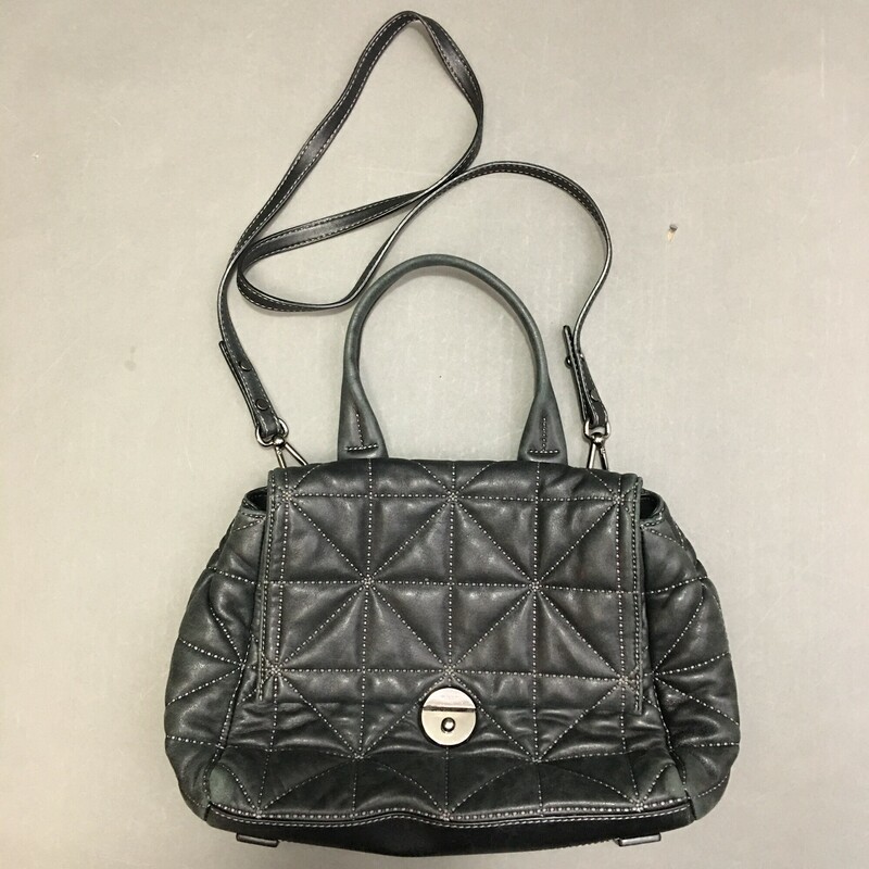 Milly, Black, Size: M Black leather quiltedhand bag with detatchable shoulder strap, can be work crossbody, cute bag, nice condition, interior very clean, outside zip pocket, inside zip pocket and 2 inside open pockets.
1 lb 5.8 oz