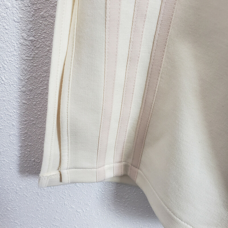 Adidas<br />
Ivory Wide leg pants<br />
Size Small<br />
NWT