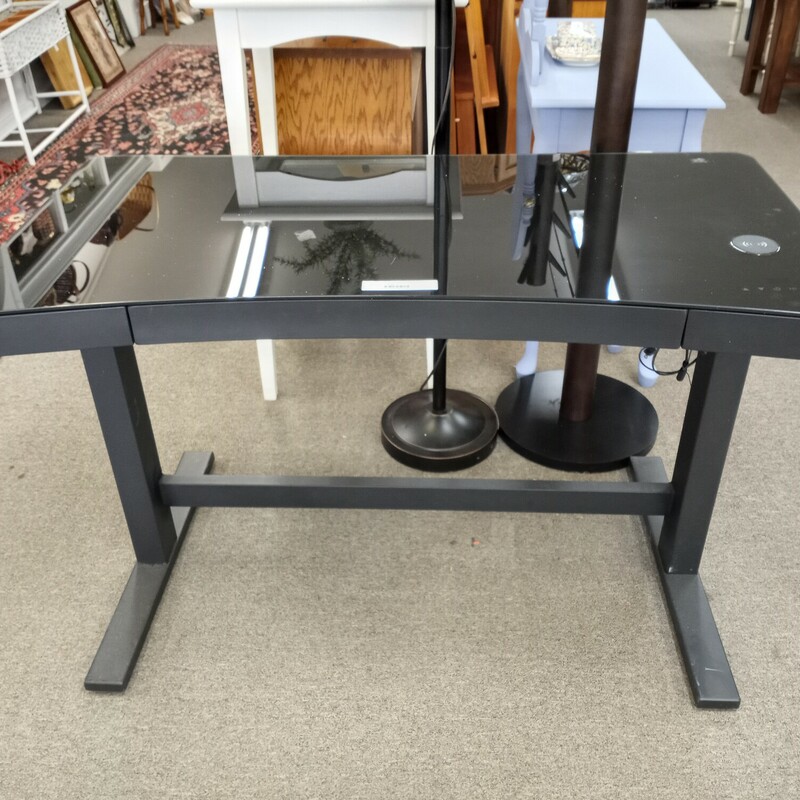 Black Desk No Power!!, Adjustable height desk with wireless power station.
NOT WORKING!!