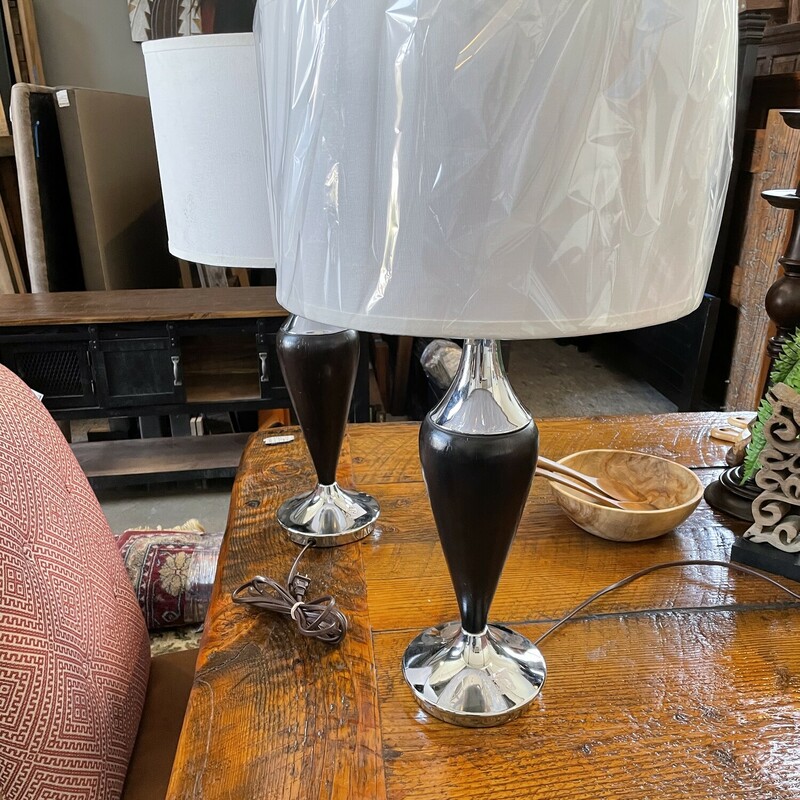 Set Of 2 Safavieh Lamps


Size: 29H