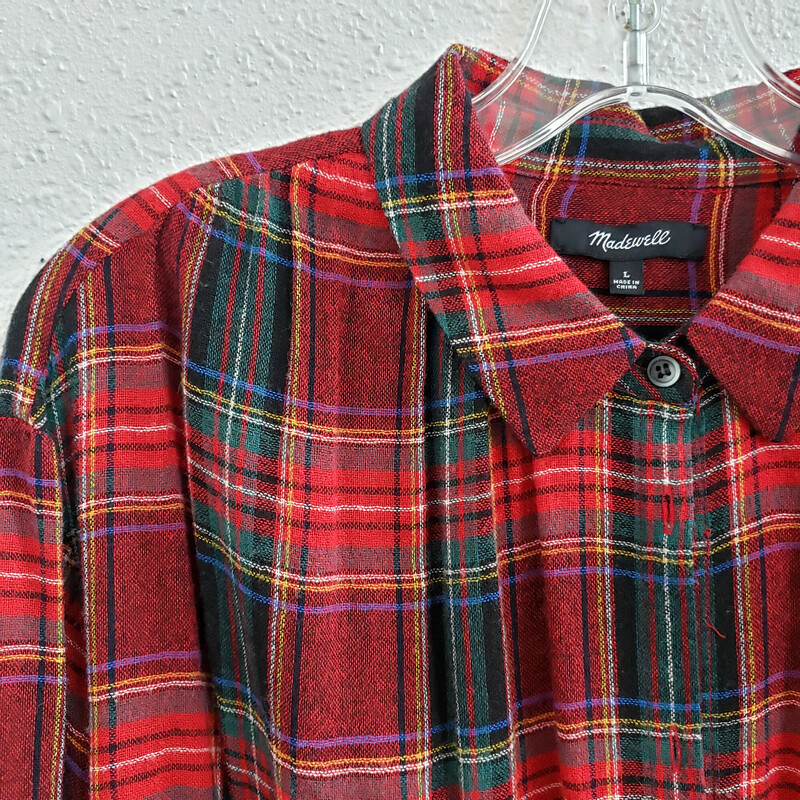 Madewell Plaid<br />
Red and black plaid<br />
Size: Large