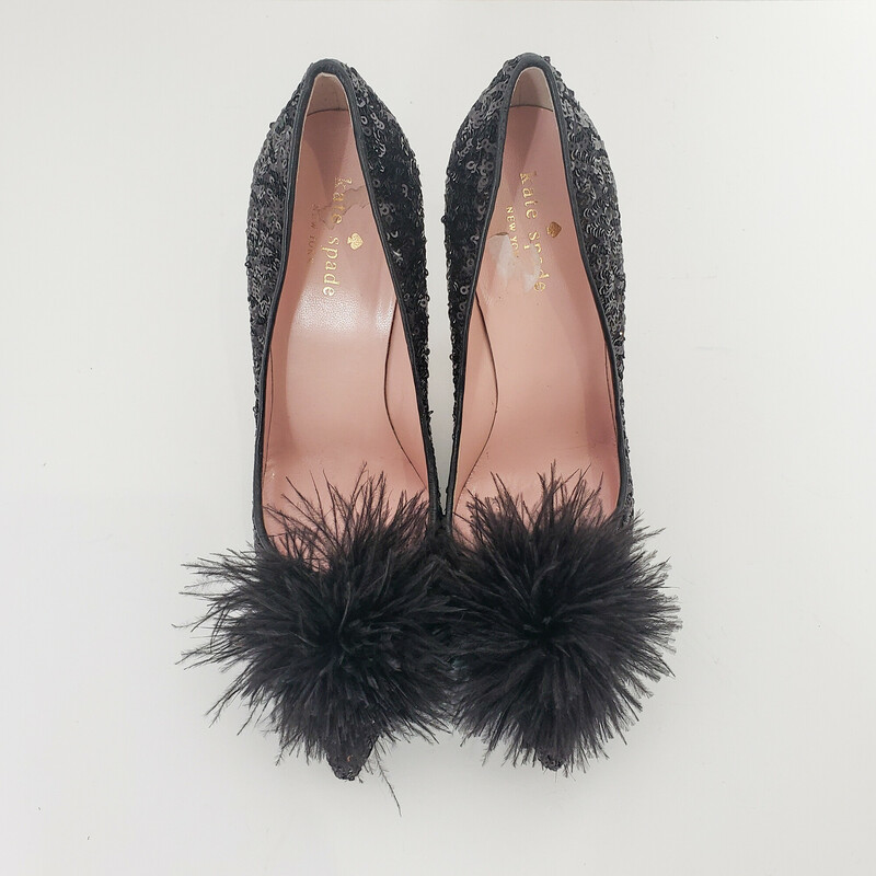 Kate Spade<br />
Black Sequin Heel w Furry pom on the front<br />
Size: 7