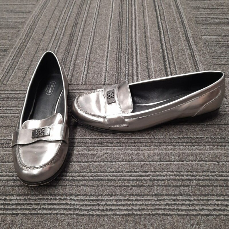 Metallic Loafers, Silver, Size: 9.5 in Excellent preloved condition!