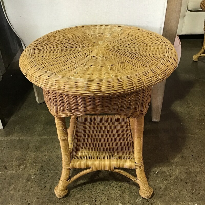 Wicker Accent/End Table
Round
Natural Color
Lower shelf
Matches #150125
Dimensions: 21x21x23