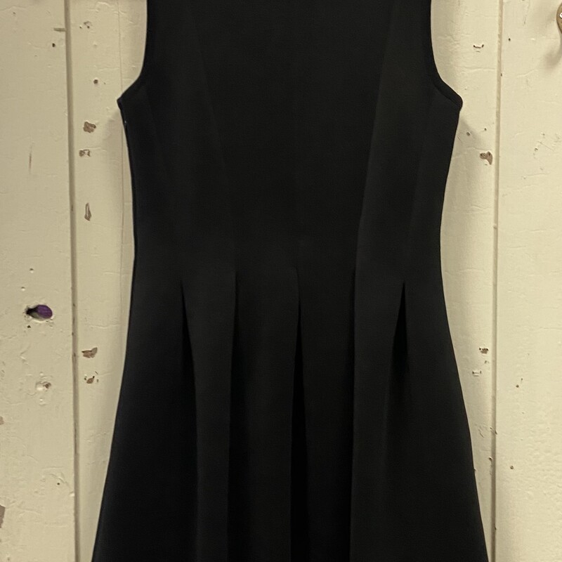 Blk Cutout Pleated Dress<br />
Black<br />
Size: 10 R $120