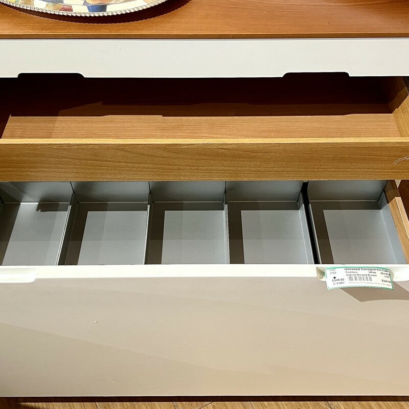 Metal Dividers 2- Drawer Cabinet/Dresser
Size: 38x19x20