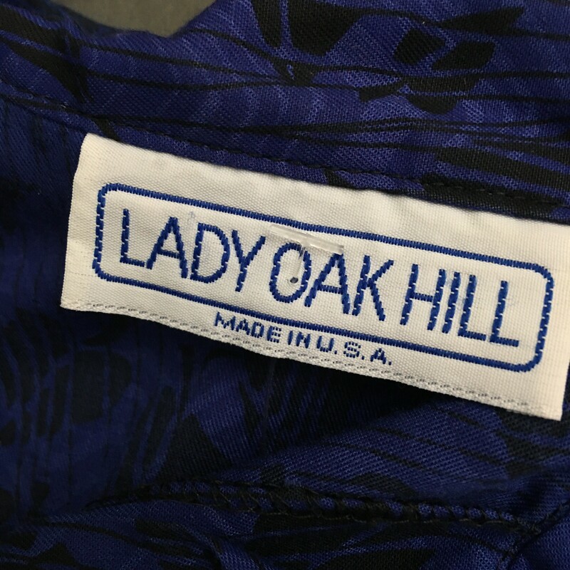 Lady Oak Hill, Blue, Size: L Oversize Medium light cotton blend short sleeve button up,black leqaf motif design print on navy blue.<br />
6.5 oz