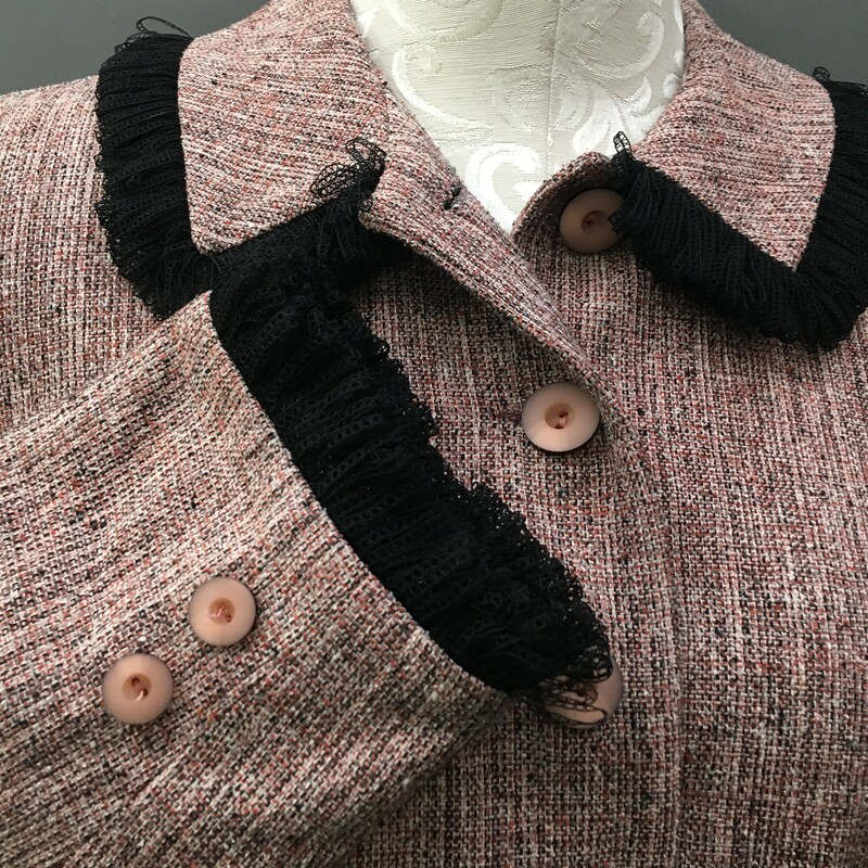 Rene Dumarr Silk, Rose, Size: 6 jacket and midi length skirt.  raw silk tweed set

jacket 15 oz
skirt 8.1 oz