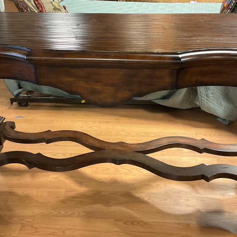 Carved Entry Table
Dark Stained with Shelf
35.5in(H) 71.5in(L) 24in(Depth)