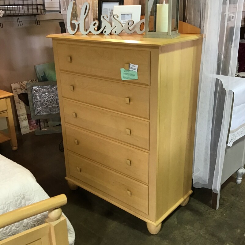 This king bedroom set from Ethan Allen includes a king bed (headboard, footboard, side rails & slats), 2 - 1 drawer nightstands and a 5 drawer chest. It has sleek styling and is finished in a light stain.
Dimensions:
King Bed - 84 in x 86 in x 43 in
Tall Chest  - 36 in x 19 in x 51 in
(2) Nightstands - 26 in x 17 in x 25 in