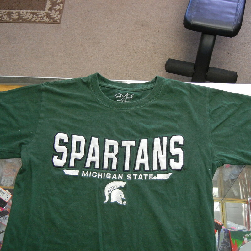 Michigan State Spartans Old Varsity Brand Short Sleeve Shirt Size Small #10061
Rating:   (see below) 3 - Good Condition
Team: Michigan State Spartans
Player: n/a
Brand: Old Varsity Brand
Size: Small - Adult(Measured Flat: Across chest 17\"; Length 23\") 
measurements are from armpit to armpit and from shoulder to hem; - please check measurements.  
Color: Green
Style: Embroidered short sleeve shirt
Material: 100 Cotton 
Condition: - Good Condition - wrinkled; Material is faded and discolored; Significant pilling and fuzz; Material feels coarse; Logos look great; Screen pressed tag is cracked; Definite signs of use; Material is stretched(See Photos for condition and description)
Shipping: $3.37
Item #: 10061