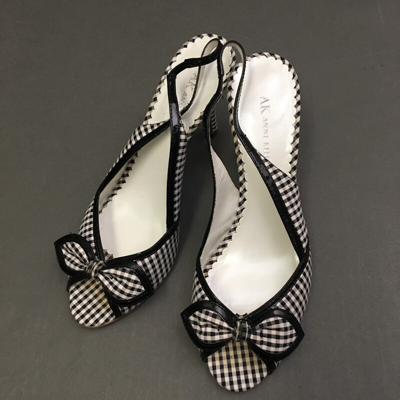Anne Klein Gabay, Blk/wht, Size: 9<br />
black and white checked fabric, open toe, little bow,  black patent leather piping, slingback heel strap,<br />
13.4 oz