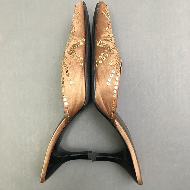 Rampage Dana Mules, Bronze, Size: 8.5
Rampage Dana Mules, Bronze satin Fabric with sequins, 3\" Kitten Heels Women Size 8.5M Pointed Toe Pumps
12.3 oz