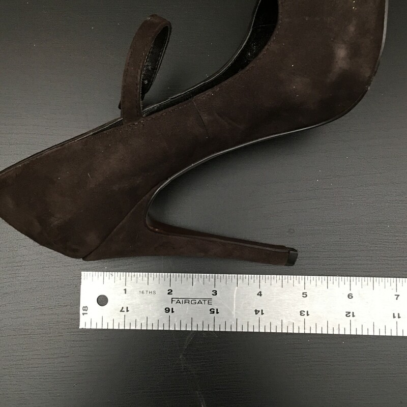 BG PAULIE Suede, Brown, Size: 6<br />
BG PAULIE chocolate brown suede Mary Jane ankle strap, pointy toes,  hidden style platform with 4.5 \" stilletto heels and  bronze sole, Very nice condition, gentle wear, usual nicks on points of heels.  Please see photos<br />
<br />
1 lb 2.3 OZ