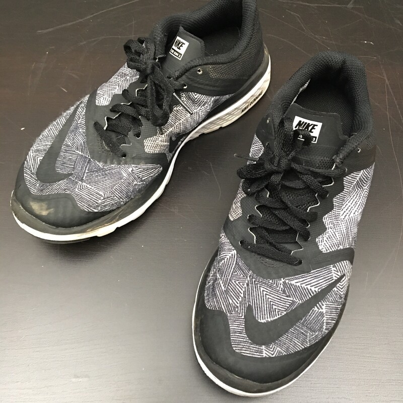 Nike FS LiteRun 3, 2-Tone, Size: 7.5
Nike FS Lite Run 3 Womens Black Gray White Running Casual Shoes Ladies Size 7.5

13.3 oz